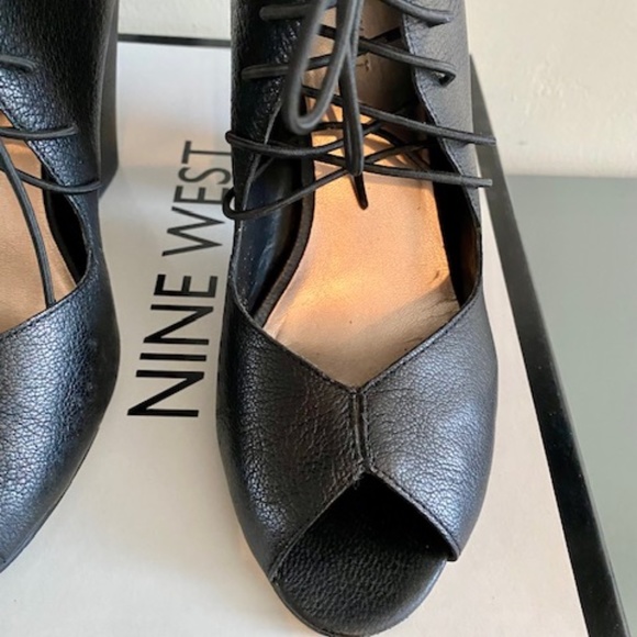 Nine West Peep toe lace up booties, Size Women's 7.5 - Picture 2 of 16